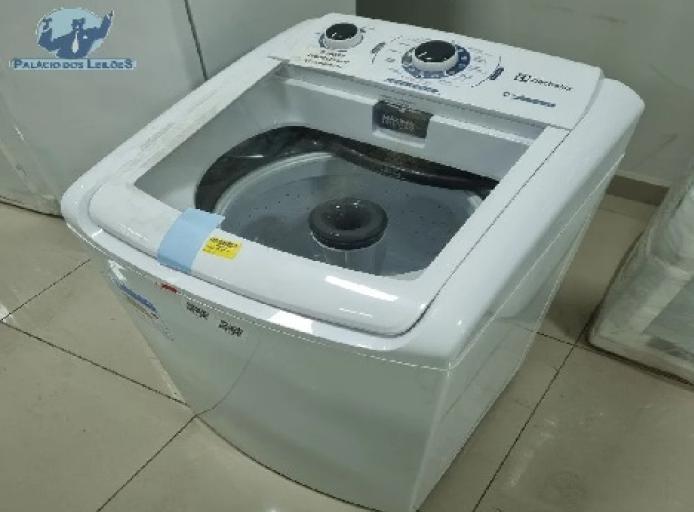 MÁQUINA DE LAVAR ROUPA