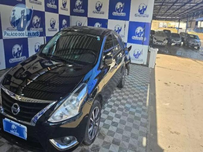 NISSAN VERSA 19/19