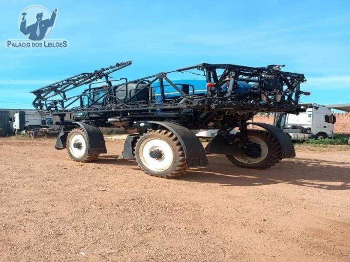 PULVERIZADOR AUTOPROPELIDO NEW HOLLAND