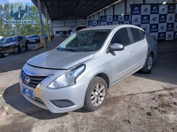NISSAN VERSA 18/18