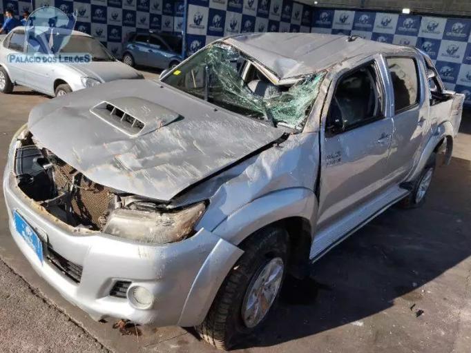 TOYOTA HILUX CD 13/13